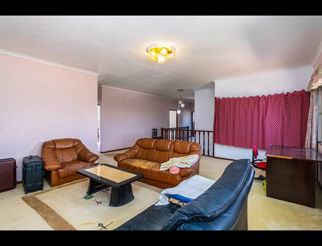 5 BEDROOM HOUSE RENTED IN FLAMINGO VLEI